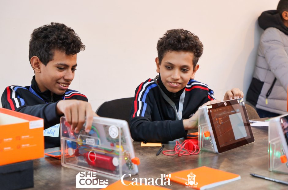 Shecodes2018's tweet image. Coding helps to strengthen problem-solving skills, which kids can also use to overcome their future problems. 👩💻
Kids of #OPERATIONCODE SPRING BREAK at the age of 11-13 are learning about #E-Saftey and #Cyberbullying. ✨