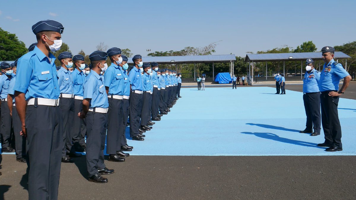 Prodef_blr's tweet photo. Training of first batch of '#Agniveervayu' commenced at Airmen Training School (ATS) #Belagavi from today. Air Marshal Manavendra Singh PVSM, AVSM, VrC, VSM, ADC, AOC-n-C, Training Command visited ATS Belagavi and addressed the newly recruited batch of Agniveervayu.
@IAF_MCC https://t.co/wVse10nhT0