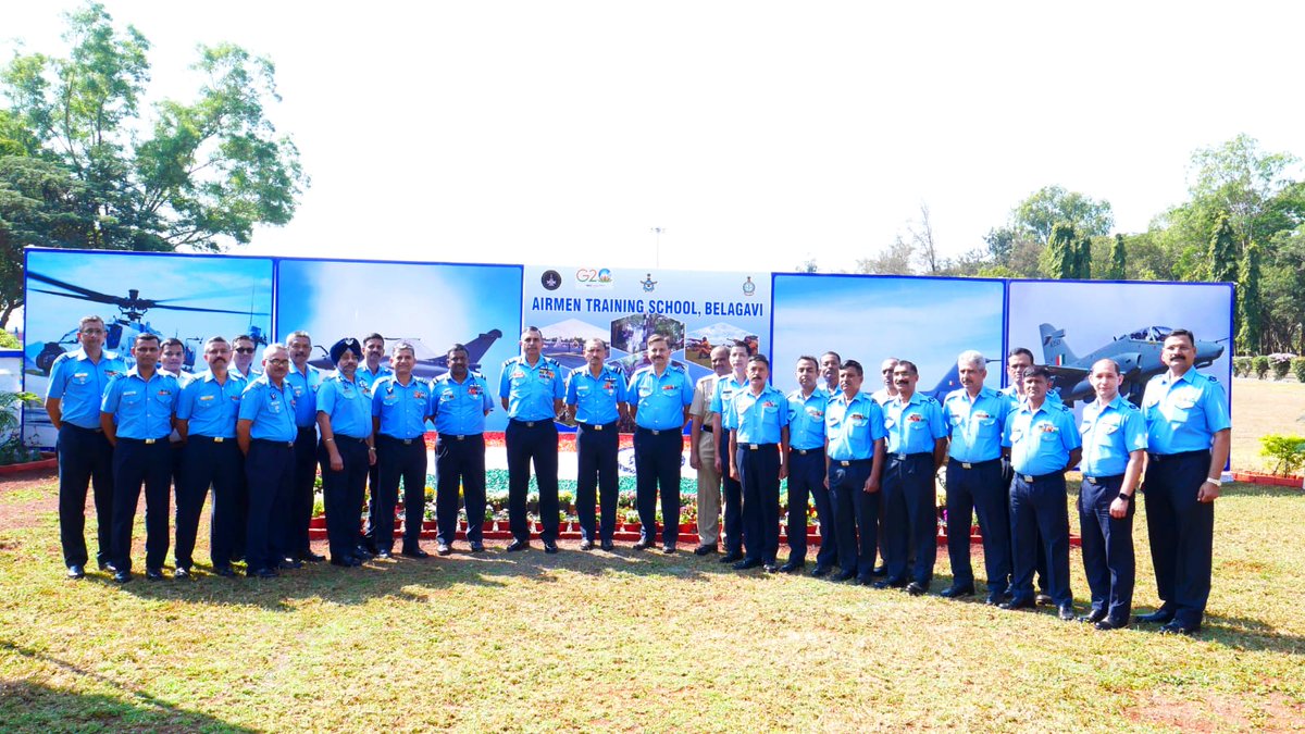 Prodef_blr's tweet photo. Training of first batch of '#Agniveervayu' commenced at Airmen Training School (ATS) #Belagavi from today. Air Marshal Manavendra Singh PVSM, AVSM, VrC, VSM, ADC, AOC-n-C, Training Command visited ATS Belagavi and addressed the newly recruited batch of Agniveervayu.
@IAF_MCC https://t.co/wVse10nhT0