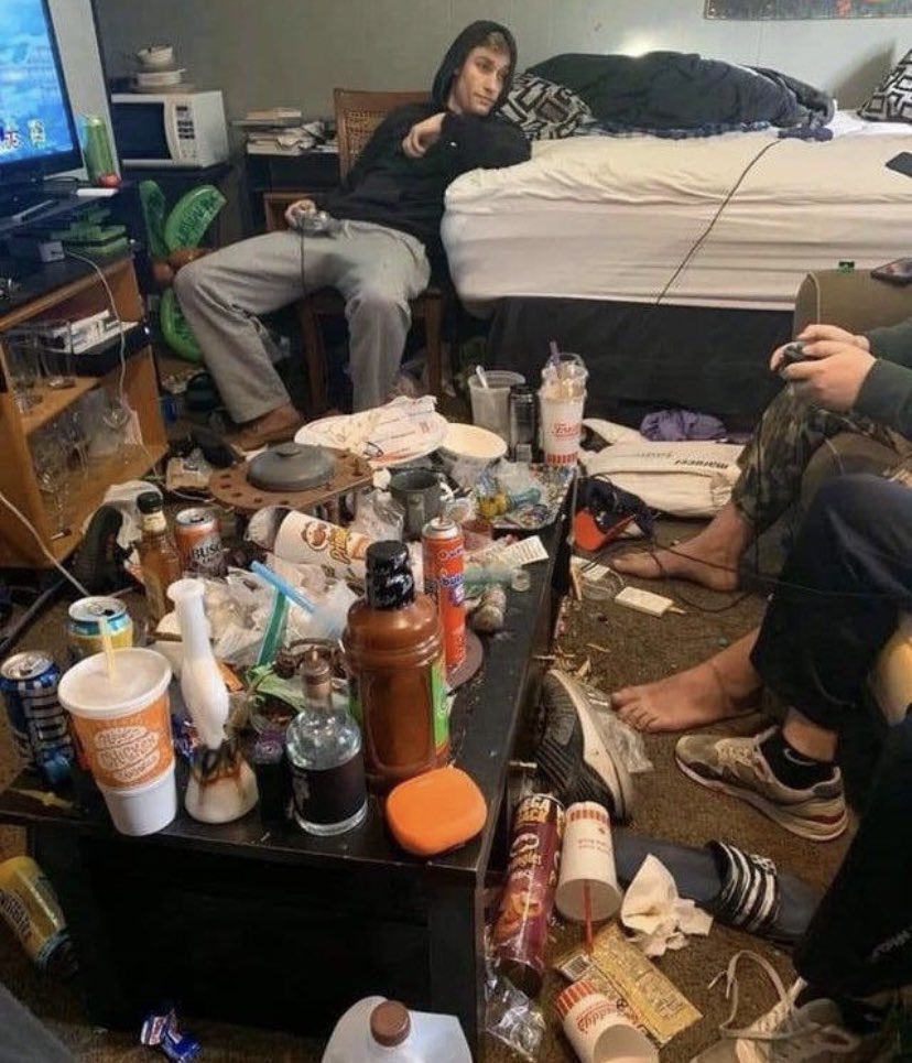 SmokeRuntz's tweet photo. “Andrew Tate got arrested bro it’s so messed up. The matrix got him” https://t.co/a071qBGisx