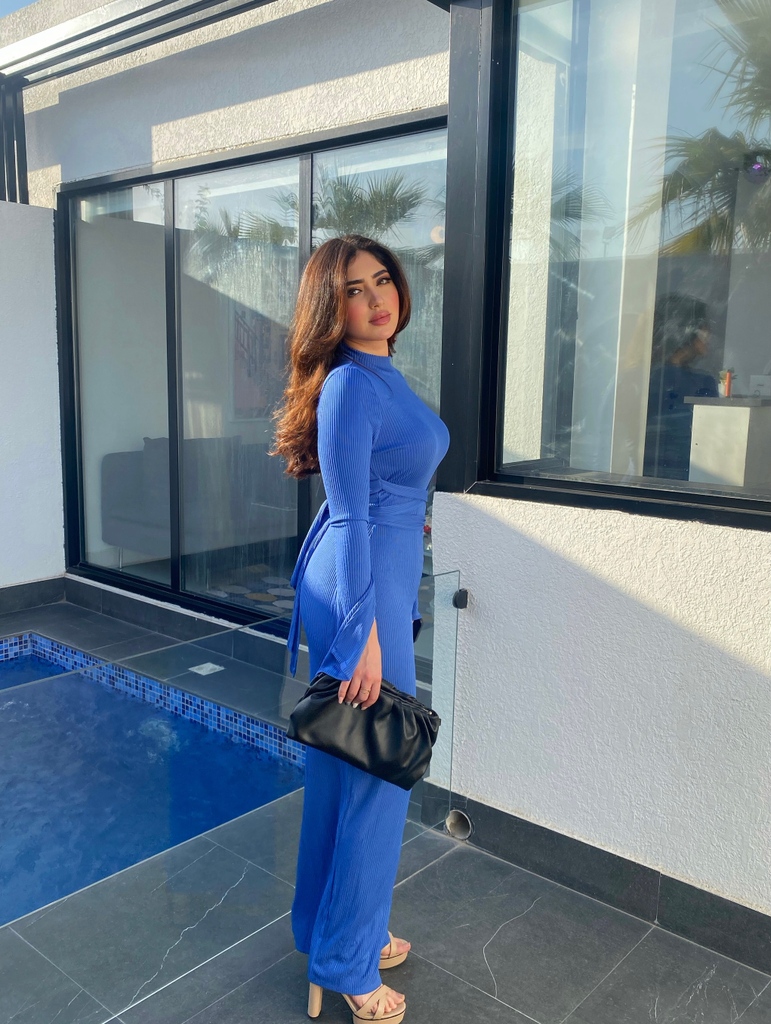 styli_official's tweet photo. فستان شتوي يعطيك إطلالة ناعمة وكلها أنوثة! 💙
Code💸خصم: SOCIAL10
🔎 7003306403
#STYLI #KSA #UAE #dresses #dressesonline #trendyfashion #modestdresses #maxidresses
ستايل# #ستايلي #السعودية #الامارات #تشكيلة_جديدة #مرة_ستايلي #موضة #ترند #فاشن #فستان #فساتين #فستان_طويل https://t.co/faO8KqVpX1