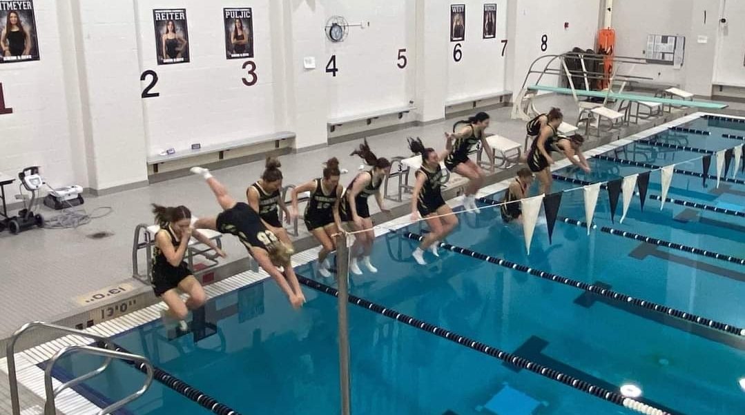 KnightsGirlsBB's tweet photo. What great hospitality and well run tournament First class all the way from @RSHSsports Top notch job on the 🎤 from @hssportscaravan So proud of these ladies  Also, thanks for allowing the celebratory plunge!! Memories made!!! https://t.co/QtcUPGlgs0