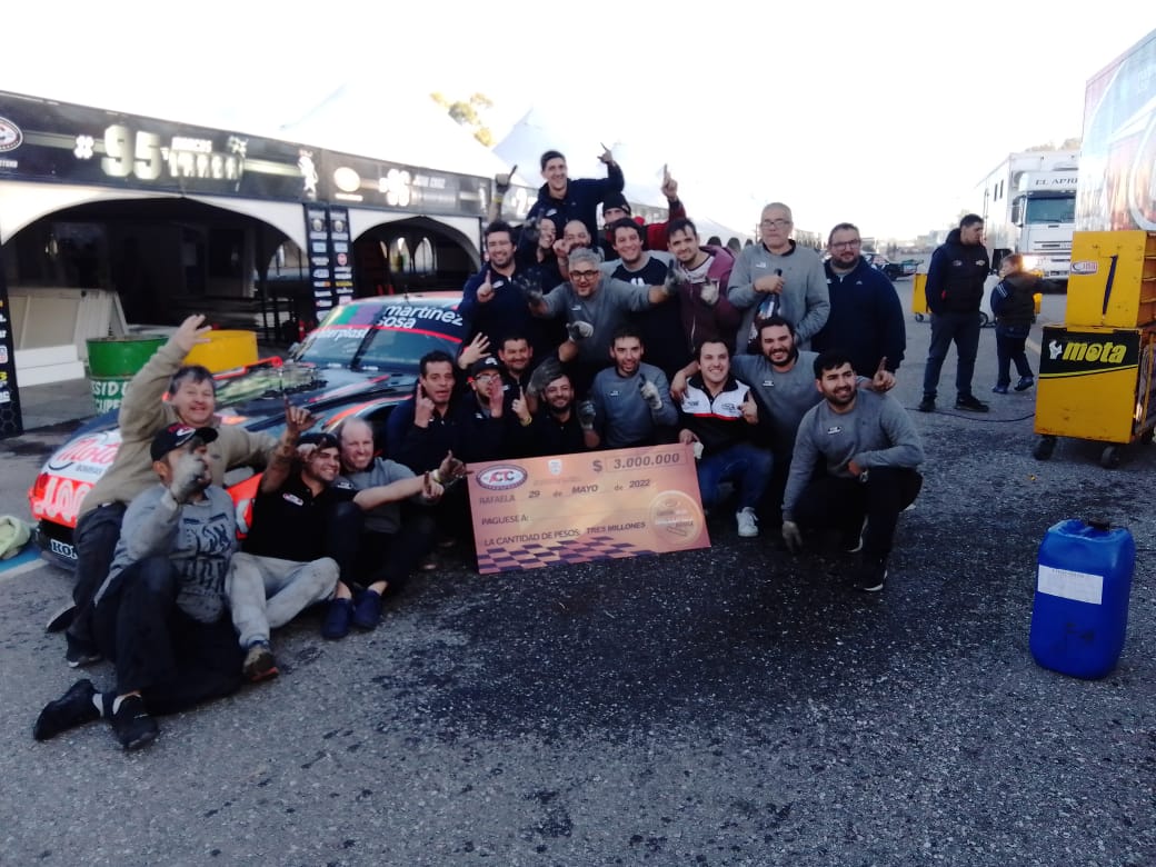 Ayer fue un día tristísimo para todo el equipo JP. Seguimos sin poder creerlo. Se nos fue un amigo que dejaba todo por el equipo, una excelente persona y un buen compañero muy querido por todos. Te vamos a extrañar todos los días. Hasta siempre amigo, hasta siempre Simón querido.