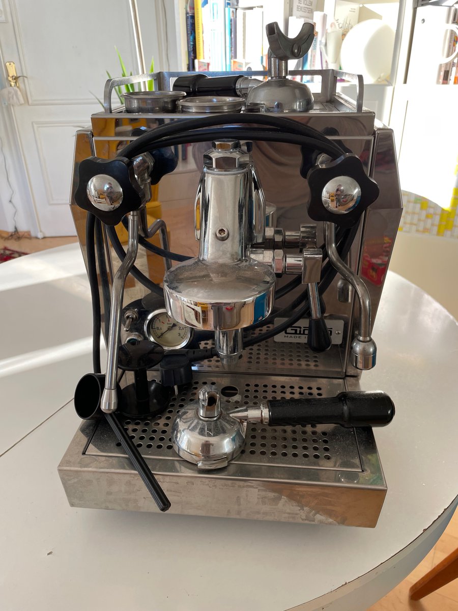 hemba's tweet photo. I am selling this beautiful espresso machine here in Berlin. Please forward to your friends :-) https://t.co/m6cmMGFh8S https://t.co/8WE13KEVSp