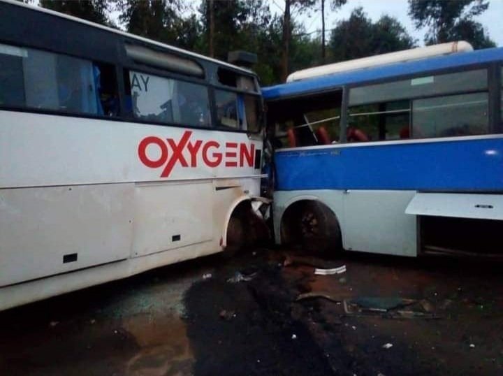 mildredtuhaise's tweet photo. Another sad day. 7 dead, 30 severely injured in an accident this morning 30th December along Ntungamo-Kabale highway following a head-on collision between Volcano bus RAD CO 798B coming from Rwanda and Oxygen bus  KCU 054L from Kenya. #EndRoadCarnage  #Makcomms
Courtesy pic. https://t.co/a3SceeOdhK