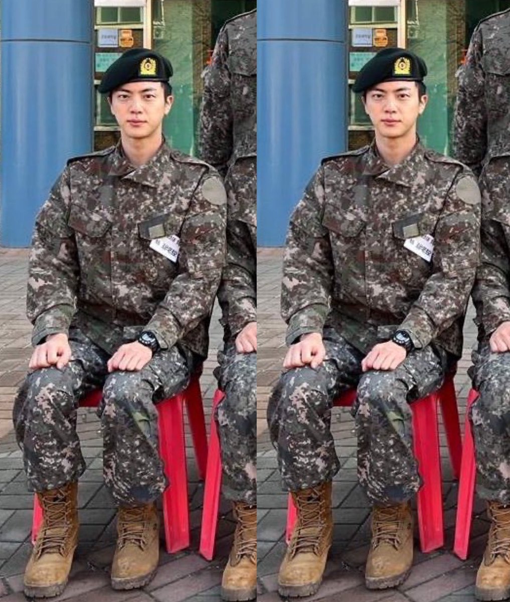 seon__bae's tweet photo. 군인이 이렇케 잘생겨도 되는거냐..? 난 잘 모르겠다..ㅎㅏ 너무 잘생겻다... https://t.co/9BPyQDBO0k