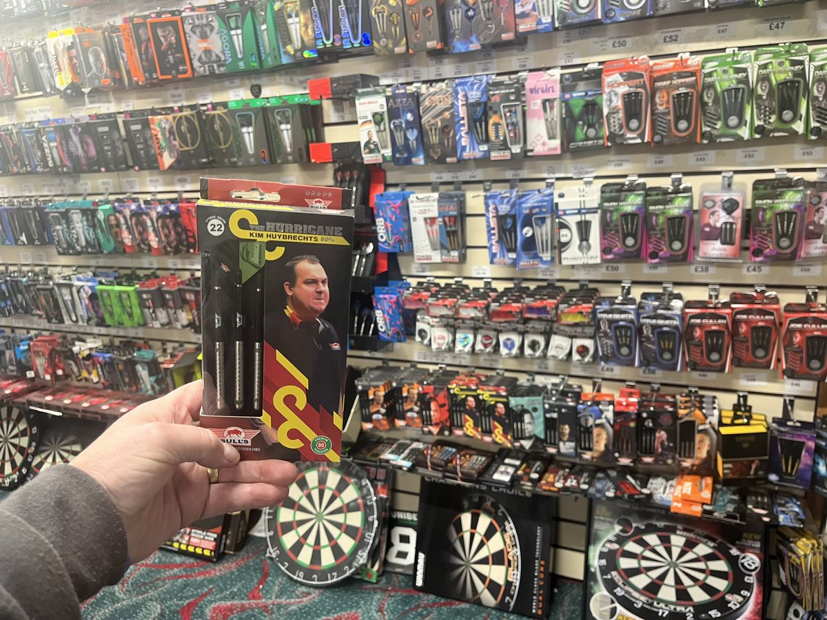 #FREE , Just predict. This #darts result , KIM V DIMITRI , 1st to 4 sets &amp; ONE WINNER , will be drawn at random  , you must #rt &amp; tag mates, HURRY As its on 12-40ish today, must predict by 1st leg, <a href="/VandenBerghDimi/">Dimitri van den Bergh</a>  <a href="/KimHuybrechts/">Kim-Dana Huybrechts</a> &amp; call in our shop WA119NB #darts #ExpertAdvice