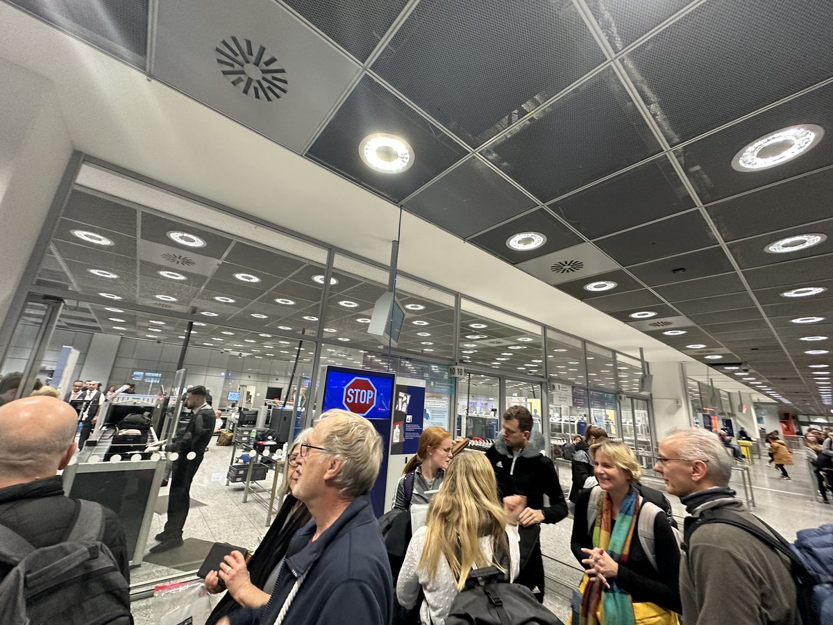 Art Shrian राहुल तिवारी tweet media