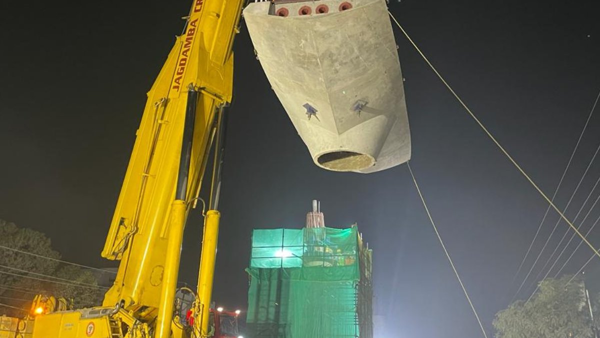 editormetrorail's tweet photo. [Kanpur Metro Update]

JMC Projects launches 1st Pier Cap of Kanpur Metro Phase-1
Read here: https://t.co/w1o86X98sA

#1stPierCap #JMCProjects #KanpurMetro #phase1 #UPMRC #UttarPradeshMetroRailCorporation #MetroRailNews https://t.co/aB1y8vCOsR