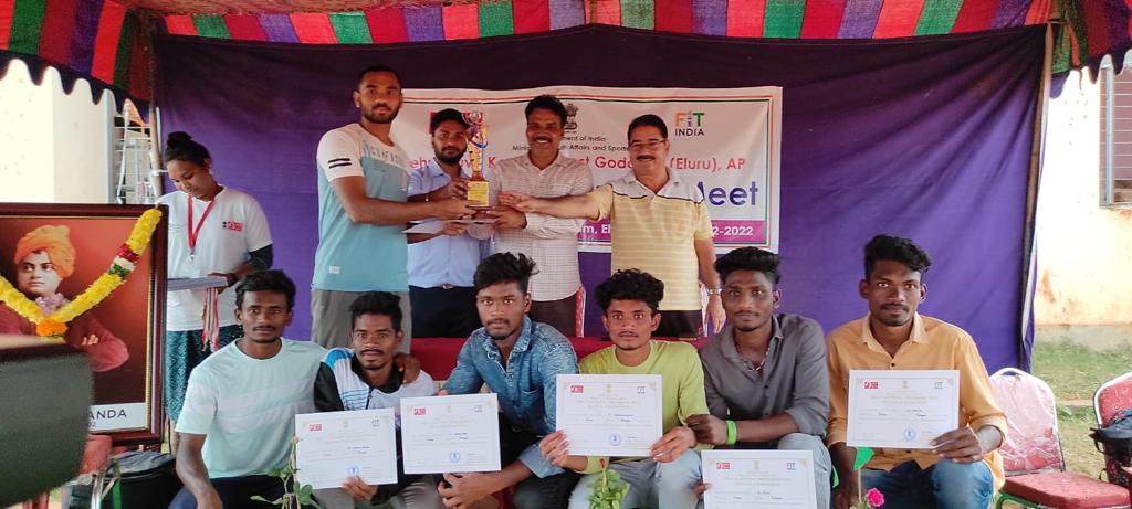 MYBharatHQ's tweet photo. Nehru Yuva Kendra  West Godavari (Eluru) (@nykseluru) District level sports competition held at Alluri Sitarama Raju Stadium, Eluru.

#Sportsmeet #NYKSvolunteers #volunteers https://t.co/JdoRPHhiXp