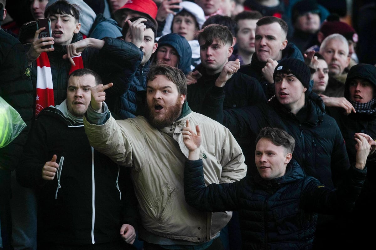RTG_Podcast's tweet photo. 5 games without a win, including surrendering a 2-1 lead to Celtic &amp; Gary Woods gifting Motherwell progression in the Scottish Cup. That defeat to Motherwell was the final straw as fans confronted players &amp; staff at FT. Glass is sacked 2 days later https://t.co/hFLHNUUdr0