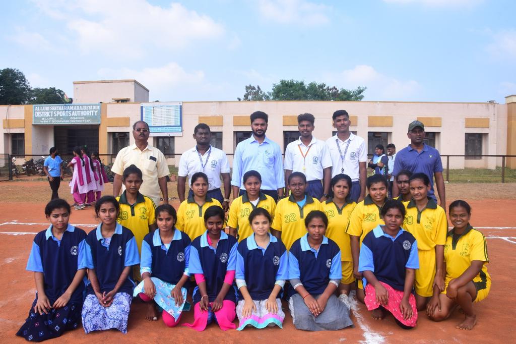 MYBharatHQ's tweet photo. Nehru Yuva Kendra  West Godavari (Eluru) (@nykseluru) District level sports competition held at Alluri Sitarama Raju Stadium, Eluru.

#Sportsmeet #NYKSvolunteers #volunteers https://t.co/JdoRPHhiXp