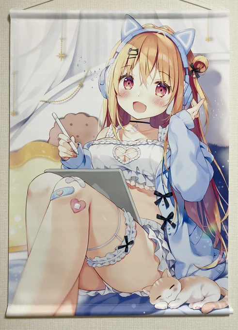 新刊セットに入るB2タペストリー 