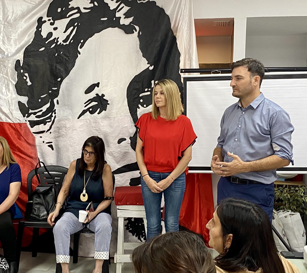 ateneodepalermo's tweet photo. #ElviraRawson 🇵🇱@ateneodepalermo junto a @hernan_najenson y @solepiccini en el cierre del año junto a vecinas y afiliadas 🇵🇱@UCRCapital proyectando un #2023 a todo vapor. Vamos #UCRUnida @radicalesxarg @radicalesxarg14 #COMUNA14 https://t.co/sfzlRhJAU4