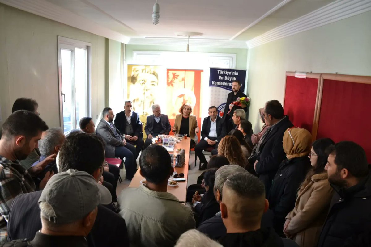 📍Memur-Sen #Mut Temsilciliği

İlçe Başkanımız Soner Solak, İl Yöneticimiz ve teşkilatımızla Memur Sendikaları Konfederasyonu Mut İlçe  Temsilciliğini ziyaret ederek Şube Başkanı Erdal Dölek ve konfederasyonu bağlı meslek odaları temsilcileriyle bir araya geldik.
#Mersin