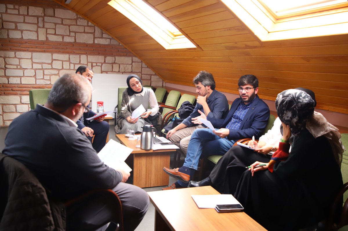 Ahsan_Shafiq's tweet photo. Captivating lecture, interactive sessions and discussion groups ... Senior management from several NGOs and corporations including #D8 #IHH #IDSB #ILKE #MAQASID #ALSHARQ attended Leadership Training conducted by Prof. Basil Mustafa from #Oxford. https://t.co/Auip2HXuJY