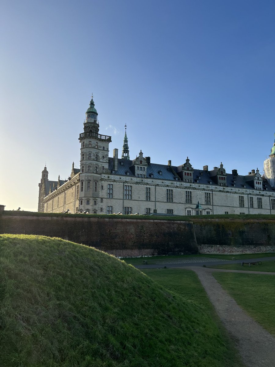 TheKempire's tweet photo. Today’s adventure. #Hamlet #HamletCastle #Denmark https://t.co/eMBovg0w2p
