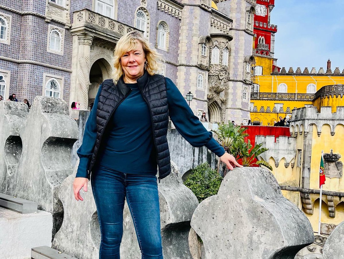 Juliedurrant25's tweet photo. Great way to end the year 2022 visiting 3 @UNESCO World Heritage Sites #JeronimosMonastery #TheBelemTower #Sintra #Lisboa #outstanding #Universal #value #humanity https://t.co/JynMPMxj3G