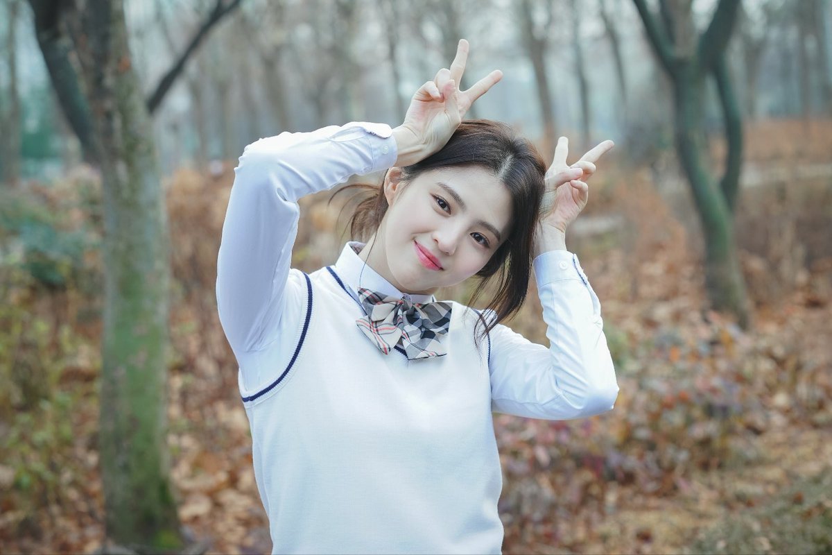 renadiania's tweet photo. @aestrajingga ㅤ
Renata Dianita, Januari nanti usianya 28 tahun. Sekarang sedang menempuh S2 di Paris. Belakangan ini lagi suka nonton film khususnya film dokumenter. Please tell me about yourself and let’s be friend!
ㅤ https://t.co/NNmG7DzVpT