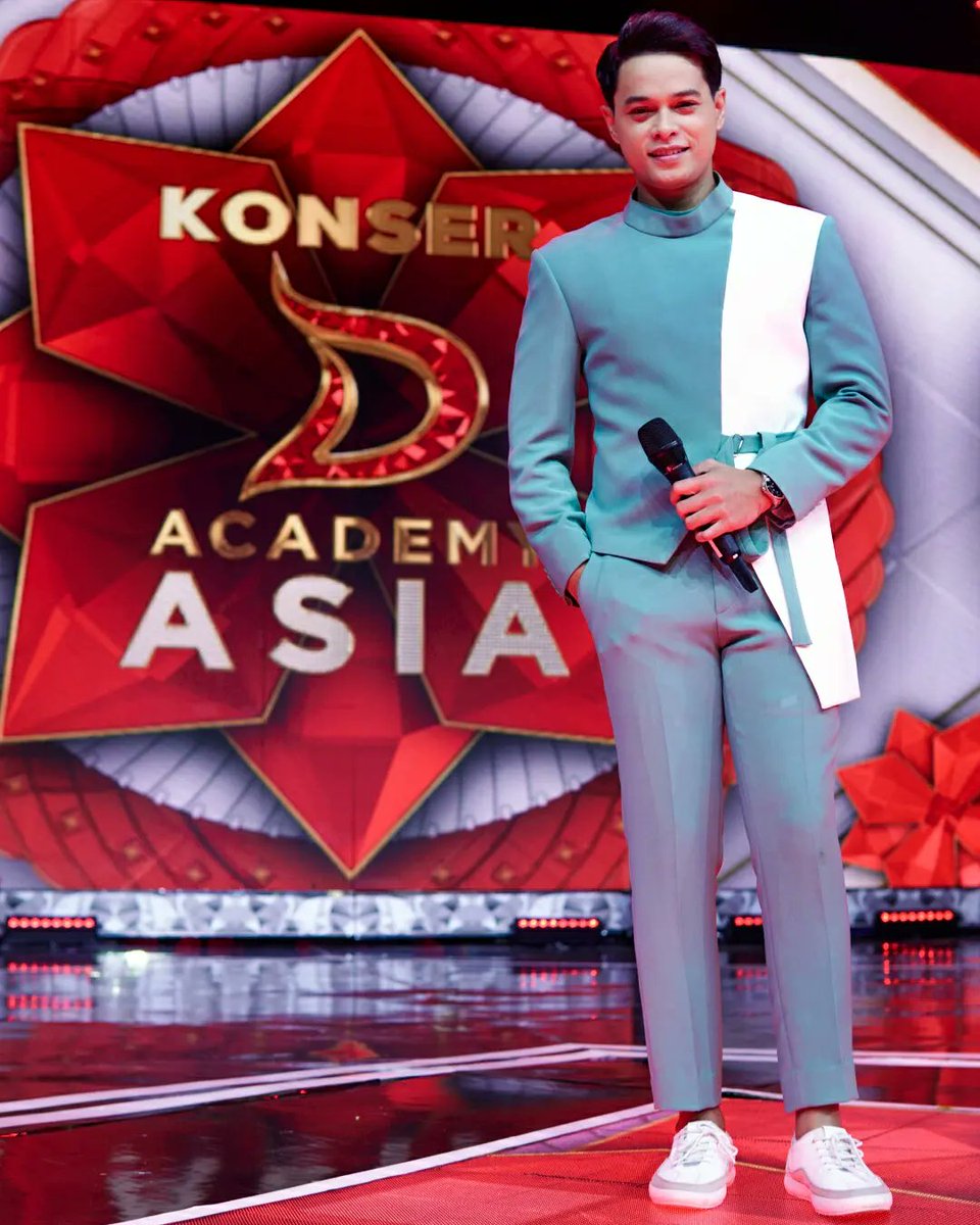 hazman_alidrus's tweet photo. Konser DA Asia π€πΆ
#HAIProduction @HAIProductionMy
#HazmanLovers @hai_lovers https://t.co/2Opgi6Sml2