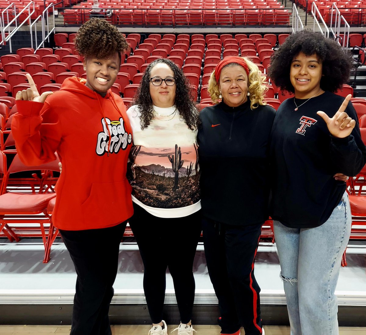 CHANELNOEL tweet media