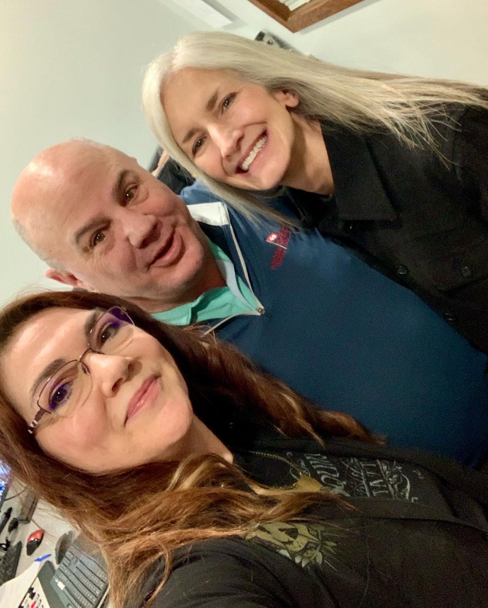 Buckeye Style in The Blitz Studio this morning with #JeffreyLogan34 and <a href="/KellyQuinn/">Kelly Quinn</a> 🏈 #GoBucks #OSU #PeachBowl <a href="/OhioStateFB/">Ohio State Football</a>