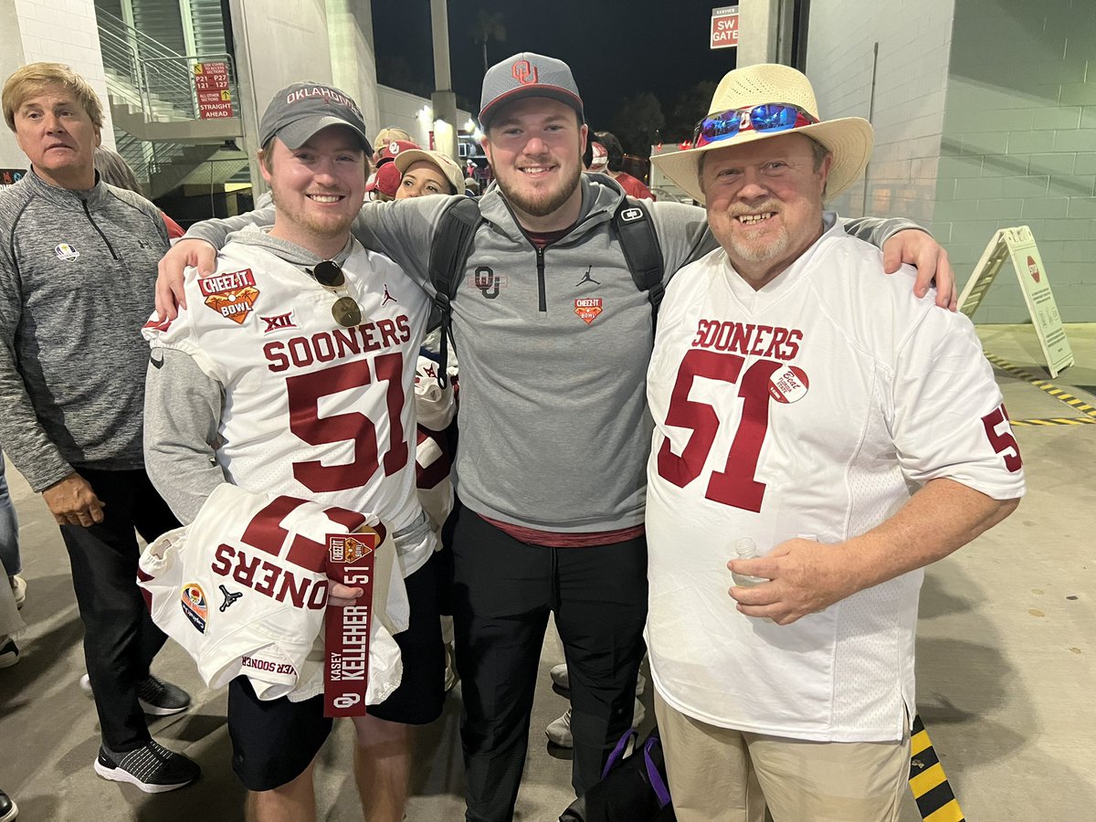 KaseyKelleher's tweet photo. Words can’t explain how grateful I am to this University and all of the relationships I have made over the past 6 years. I leave OU with 2 degrees, 4 Big 12 championships, 3 CFP appearances, tied the record for 65 games played, and countless relationships. Thank you OU! https://t.co/pyeAlL8zXQ