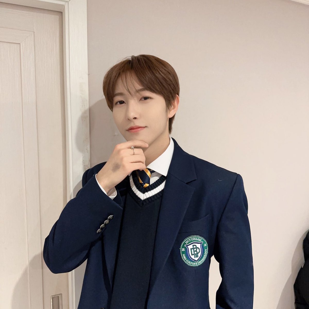 bhin0323's tweet photo. Day 99 https://t.co/OnbZuwvRz7