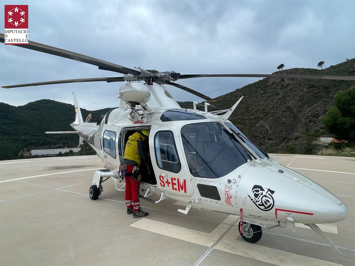 BombersDipcas's tweet photo. Desde el PMA ,establecido en el parc que de Bomberos voluntarios de @BombersDipcas en Llucena, se coordina todo el dispositivo de búsqueda en el que también participa dispositivo de @guardiacivil #Policia @generalitat #AgentsMediambientals @GVAbforestals @GVA112 https://t.co/sQfgLS1wiv