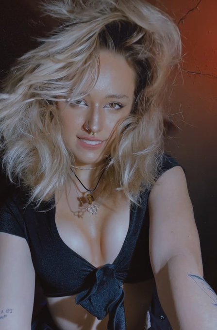 imagine seeing me on top of you 🥰😩 https://t.co/eBE5F8th0R https://t.co/s5eyaSl0JB<a href="/tag/ad"class="tags"><span>#ad</span></a>