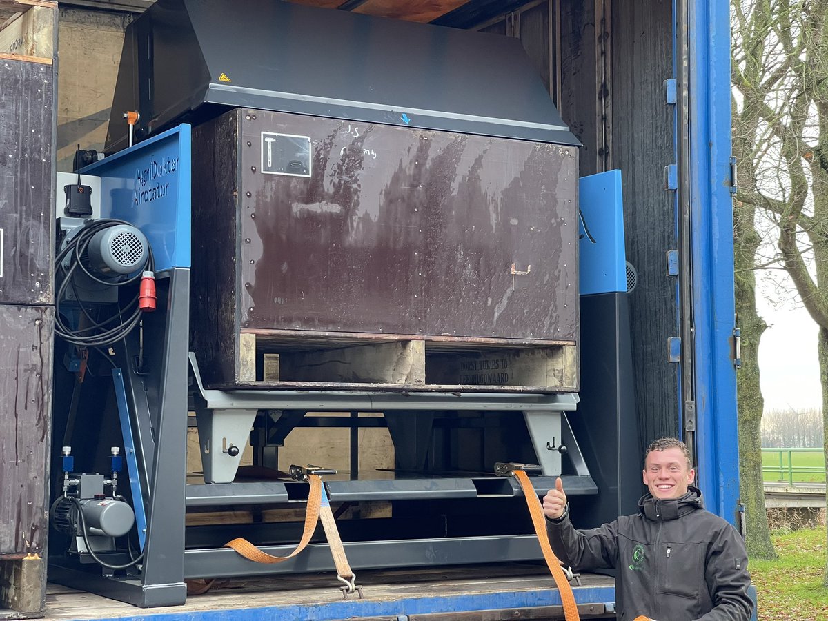 Deze mannen doen niet aan vakantie 💪 Op naar 2023. Veel draaiplezier 🟦🟧