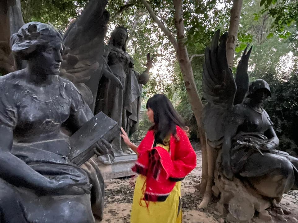 CrazyFaizi1's tweet image. Trying to speak to the statues and stones #stjohnlibrary
#agra #travel #stories #crazyfaizi