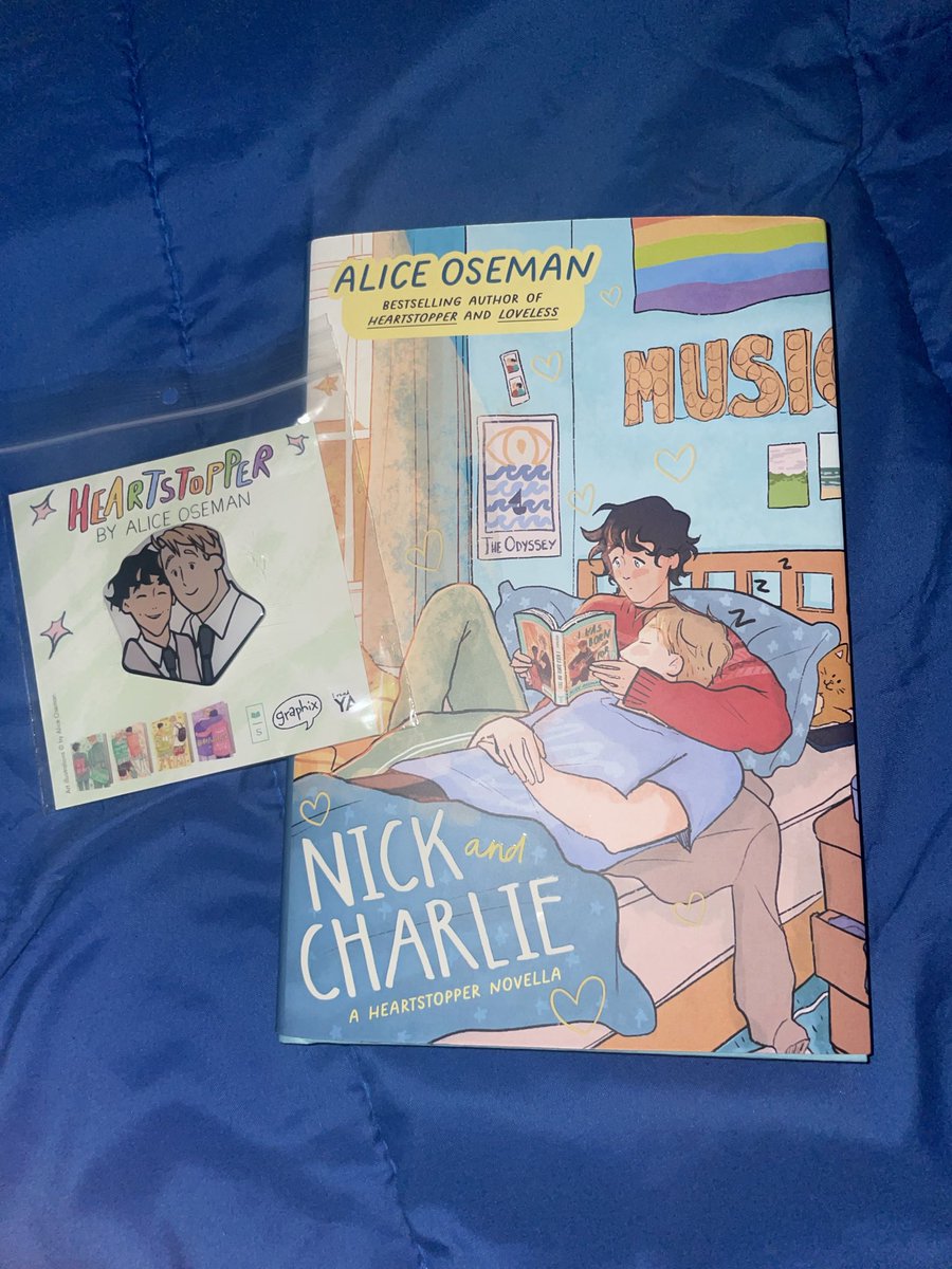 confessmytruth's tweet image. ❕NICK AND CHARLIE + ENAMEL PIN GIVE AWAY ❕

hi :) i’m doing a give away for a copy of the US edition of nick and charlie, including this enamel pin with it. 
⬇️ rules posted below ⬇️