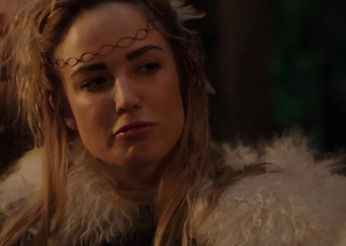 Best. Smirk. Ever.
Happy Birthday Caity Lotz! 