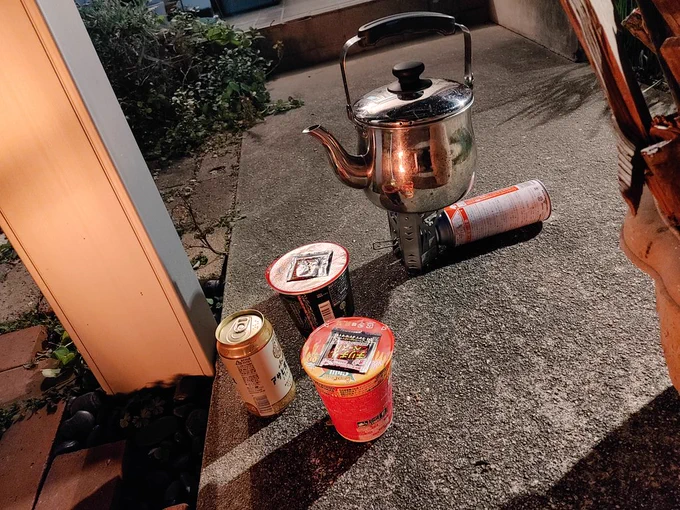 庭で遊んでます 
