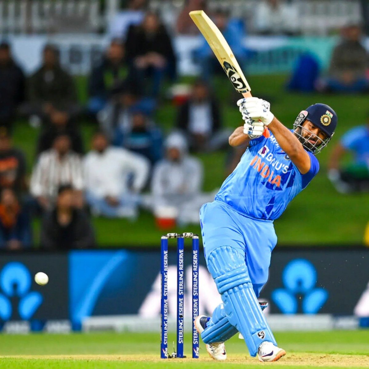 SunielVShetty's tweet photo. Once a fighter, always a fighter. Get well soon champ @RishabhPant17 ! #RishabhPant #TeamIndia https://t.co/KChjFkaKCh