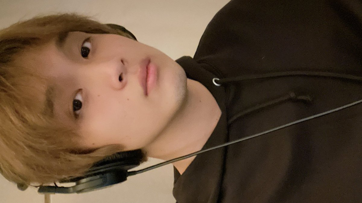 haechu's tweet photo. congrats to haechan for winning the boyfie of the year award https://t.co/UIxMWMhIDb