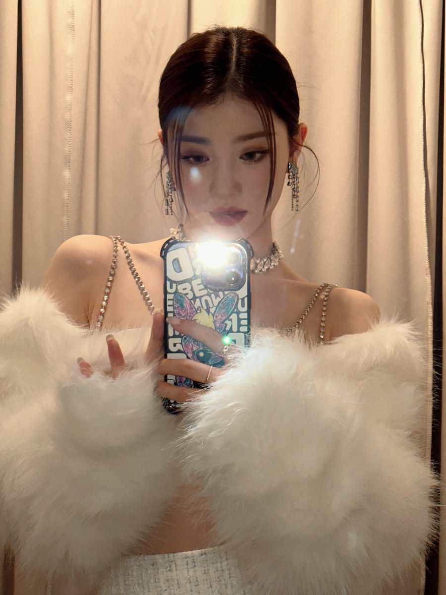 로피 tweet media