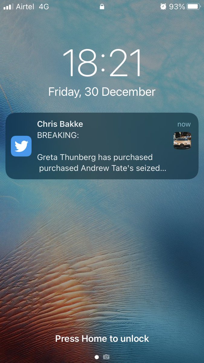 _riteshpandey's tweet photo. Word in notification text repeat at word break. See attached image. “purchased” appears twice. Same issue happens with WhatsApp notifications as well. @appleios @Apple https://t.co/kuTulLtu7a