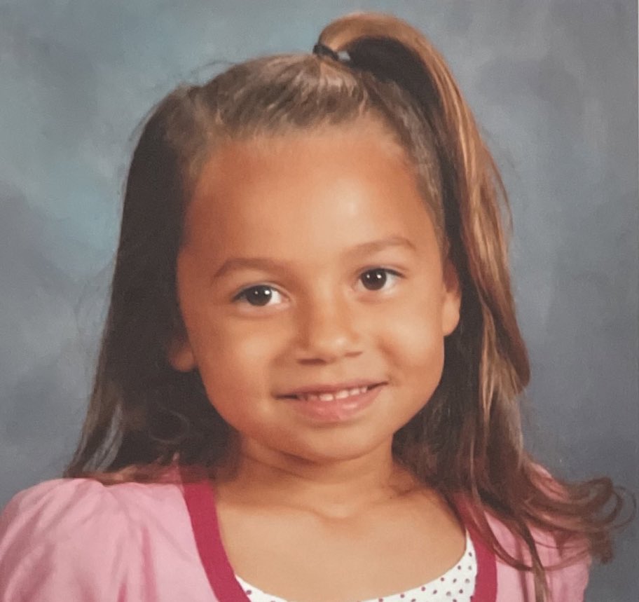 mrsedmonds27's tweet photo. Happy 20th birthday @MariahEdmonds33 !!! 😘 https://t.co/ovgxb11hSl