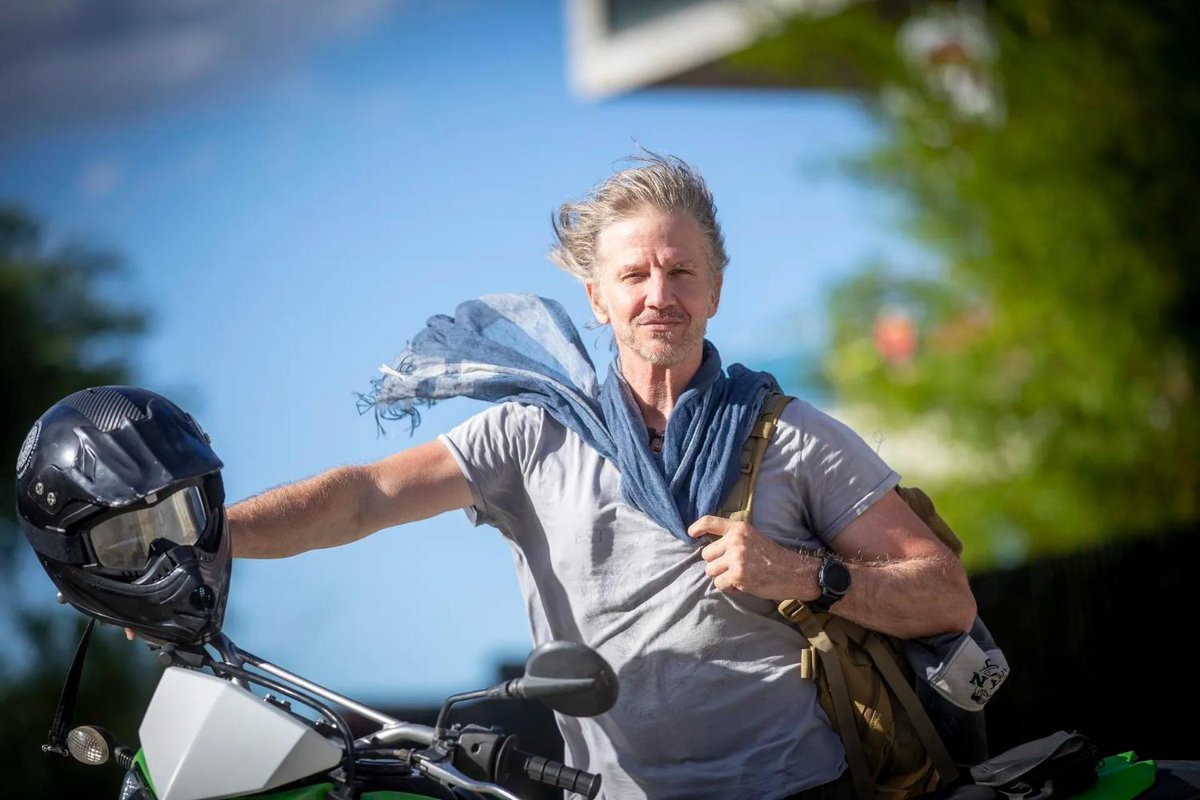 Facundo Arana termina el año con un estreno teatral en Mar del Plata, dos libros editados y como showman en Hungría lanacion.com.ar/espectaculos/p…