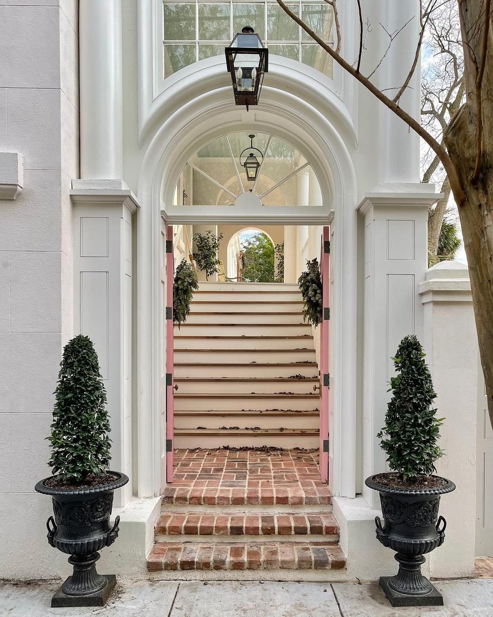 CharlestonArchi's tweet photo. New townhouse we designed in Charleston: https://t.co/c9BNnPXbuU