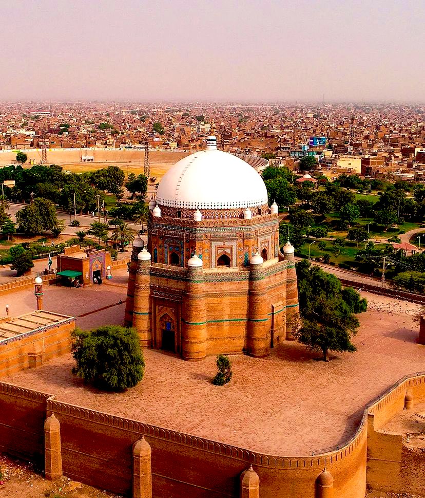 The Tomb of Hazrat Shah Rukhn-e-Alam, Multan, Punjab 🇵🇰