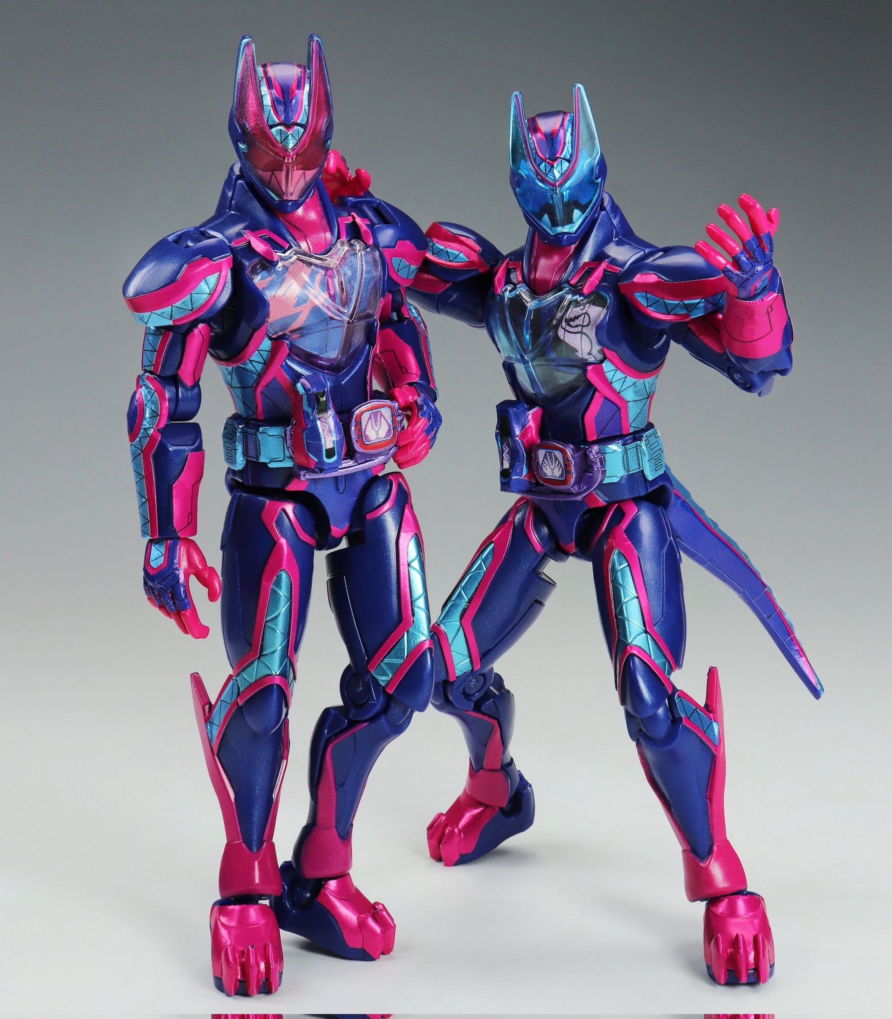 仮面ライダーリバイス フィギュアーツ 計6種 まとめ売り 81T0l73ZwQL._UF350,350_QL80_.jpg