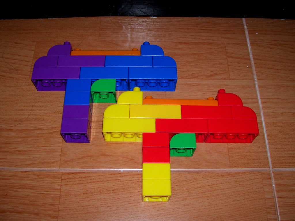 QuercusB's tweet photo. @krus_chiki Reminds me of the pistols I’d make out of those giant Lego blocks as a little kid https://t.co/o7wvWR8ia3