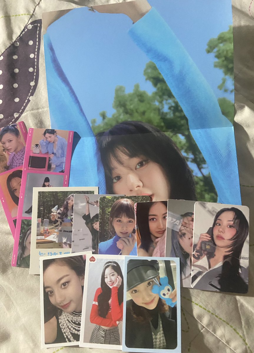 MeLonPiNKjm's tweet photo. ได้รับการ์ด โปส สตก. ที่แลก+ซื้อเรียบร้อยแล้วน้า น้องๆมาถึงอย่างปลอดภัยเลยคับ ขอบคุณสำหรับของแถมด้วยน้า♥︎✨
#senserw
#รีวิวให้ยูโย
#mprvieww https://t.co/XSscDBxVEx