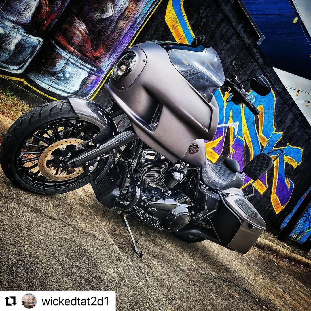 factory_47's tweet photo. F A C T O R Y 4 7
“Urban Performance”
MX47 T-Bars 14” Straight Style
Owner: @wickedtat2d1
・・・
#roadking #roadkingnation #rockfordfosgate #powervision #properbaggers #performancebagger #purposebuilt #bagger https://t.co/iRkLi4aG68