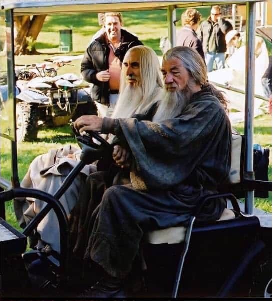 evenstvr's tweet photo. these behind the scenes pictures of ian mckellen playing gandalf are so silly https://t.co/HCuRHc3m9N