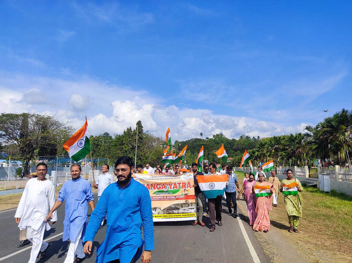 ImSiddhanth_'s tweet photo. Participated in F.A.N.S huge "TIRANGA YATRA" on occasion 79th anniversary of First Flag Hoisting by Netaji Subhash Chandra Bose in Andaman &amp; Nicobar Islands.

 #NetajiSubhashChandraBose #TirangaYatra #siddhanthraisharma   #AzadiKaAmritMahotsav https://t.co/G4bldJFUhW
