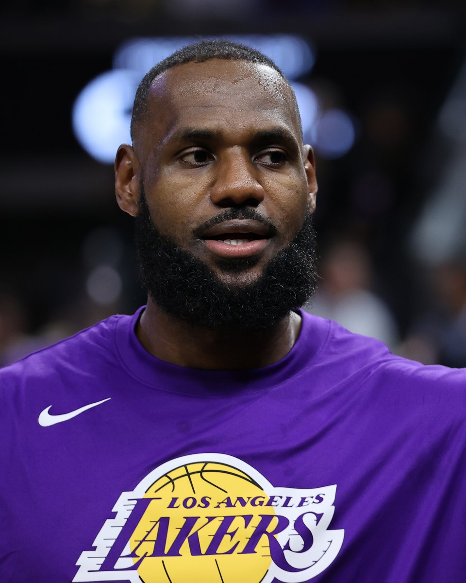 boardroom's tweet photo. LeBron turns 38 today.

—4x MVP, 4x Finals MVP, 4x Champ
—13x First Team
—18× All-Star
—on-court earnings: $431M
—lifetime deal: Nike
—part owner: Red Sox, Penguins, Liverpool, AC Milan
—media co: @uninterrupted
—tequila: @Lobos1707
—charity: @LJFamFoundation

HBD, @KingJames. 👑 https://t.co/KeBTIOBRHc